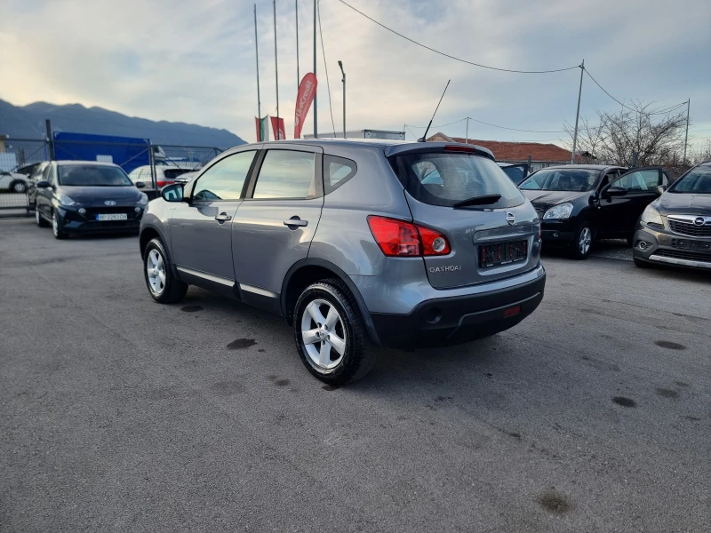 Nissan Qashqai 1.6I, снимка 4 - Автомобили и джипове - 52849200
