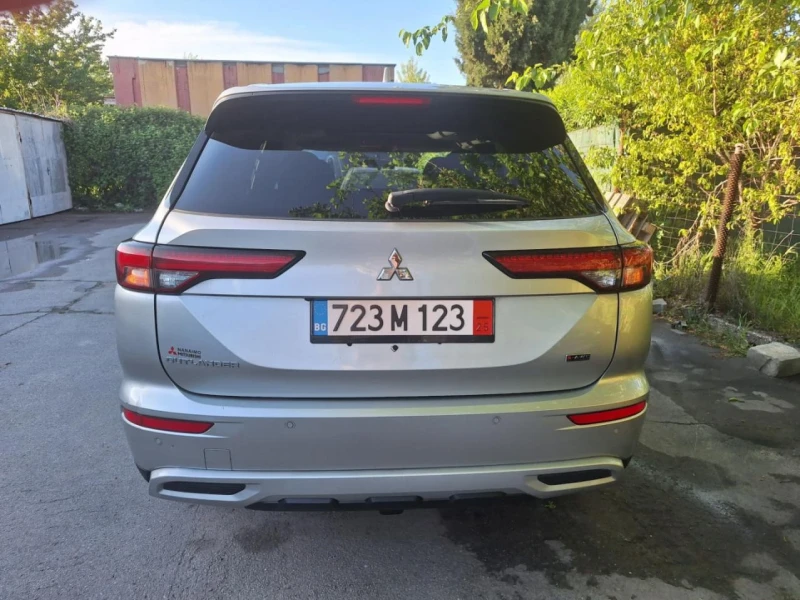Mitsubishi Outlander 2.5 AWD, снимка 7 - Автомобили и джипове - 53202870