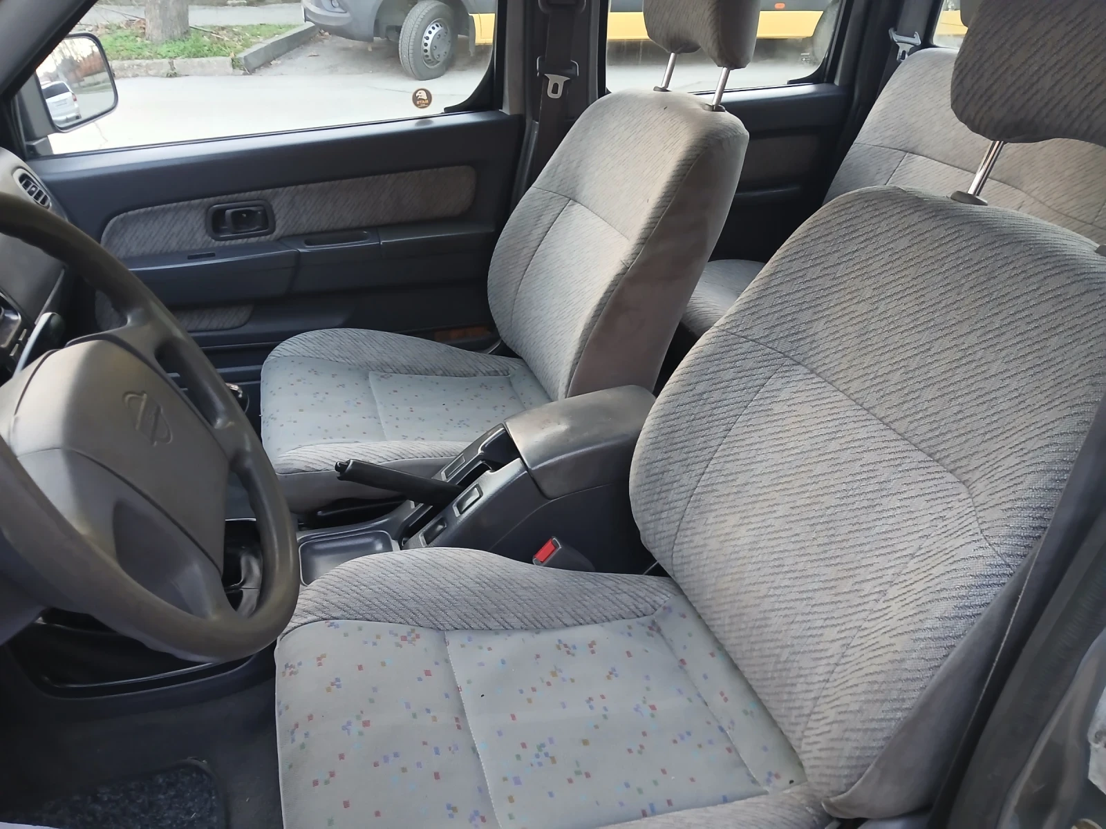 Nissan Navara 2.5 TD - изображение 9