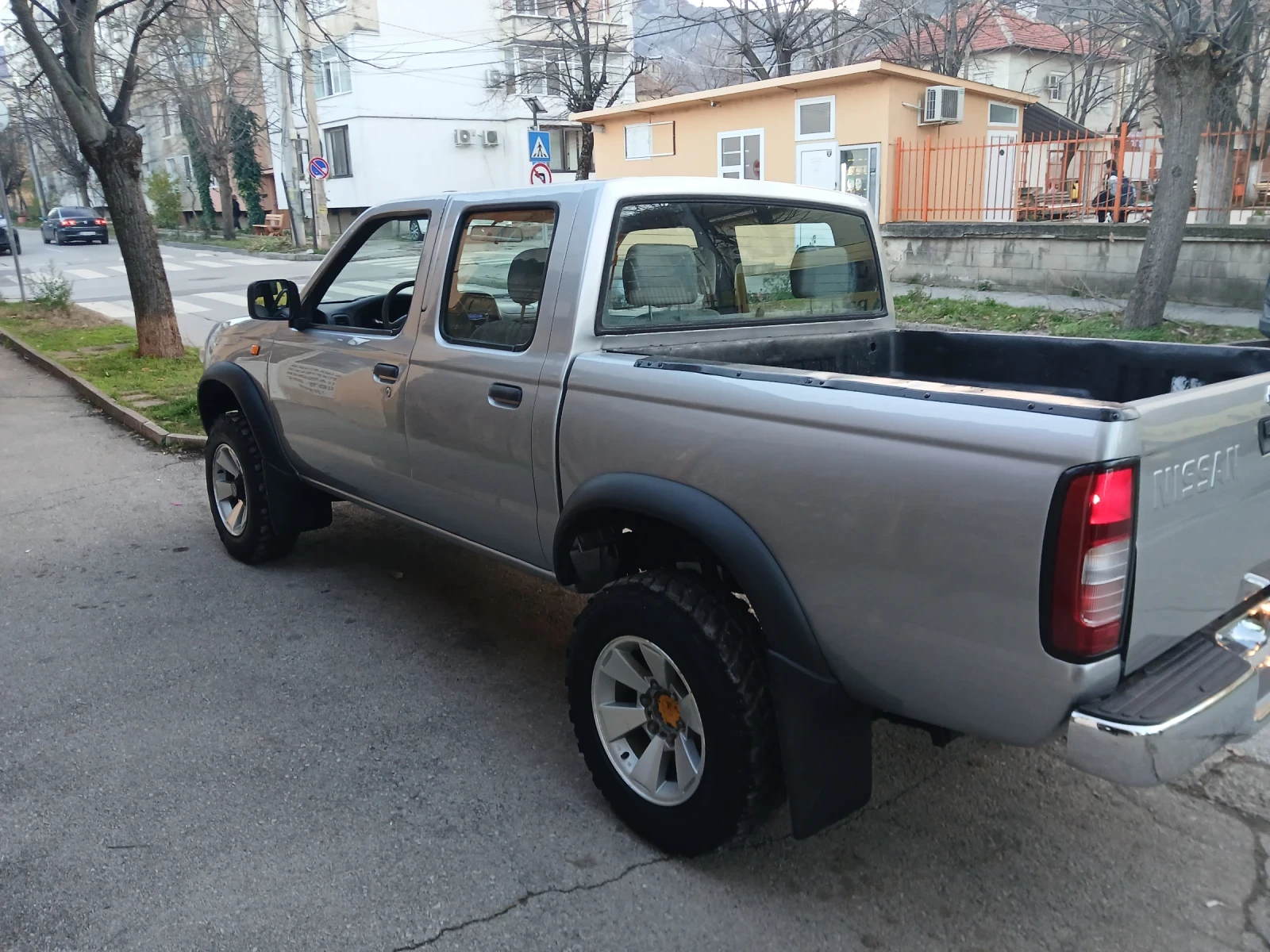 Nissan Navara 2.5 TD - изображение 2