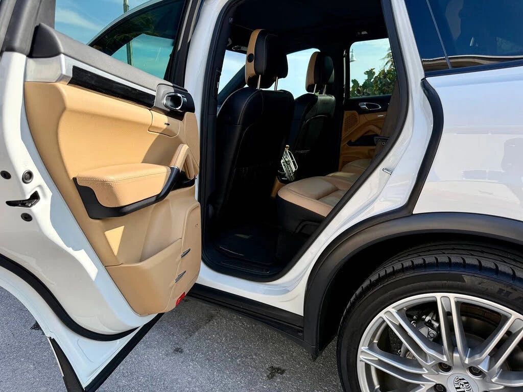 Porsche Cayenne Sport Chrono * AWD * АвтоКредит* (Цена до БГ), снимка 12 - Автомобили и джипове - 53750950