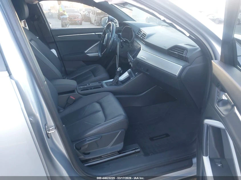 Audi Q3 2.0L I-4 DI, DOHC, VVT, TURBO, 228HP All Wheel | Mobile.bg � ����������� 5