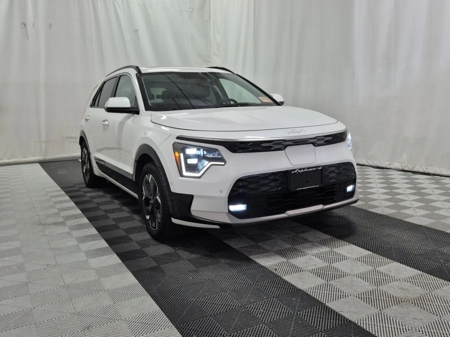 Kia Niro EV Limited | ВЕНТИЛАЦИЯ | DISTRONIC | CarPlay | , снимка 3 - Автомобили и джипове - 54229443