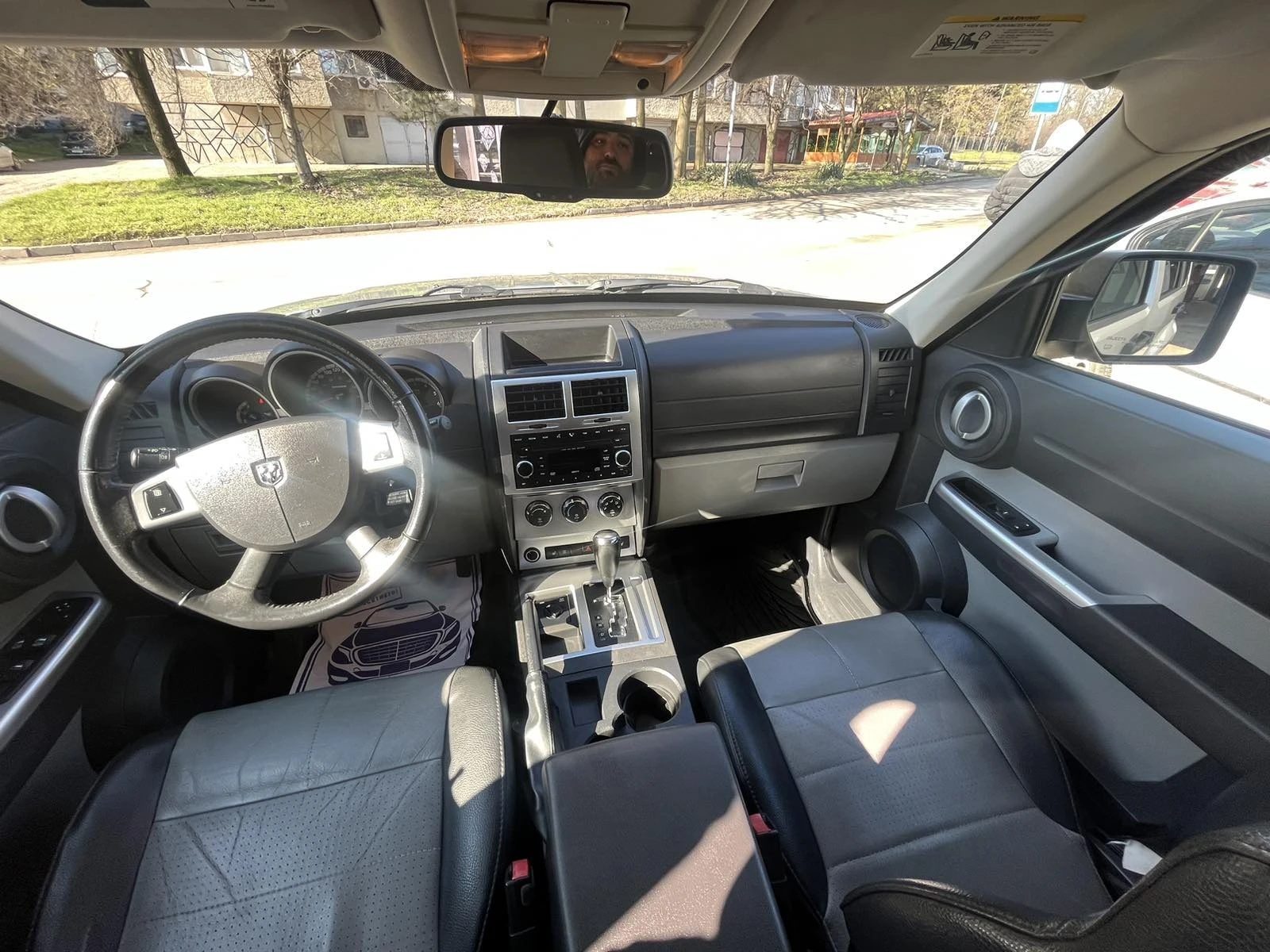 Dodge Nitro 2.8 CRD 4X4, снимка 7 - Автомобили и джипове - 54610153