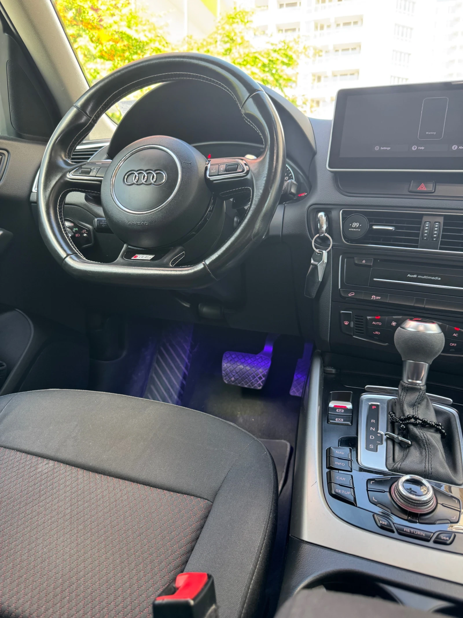 Audi Q5 2.0 tdi, снимка 15 - Автомобили и джипове - 54669449