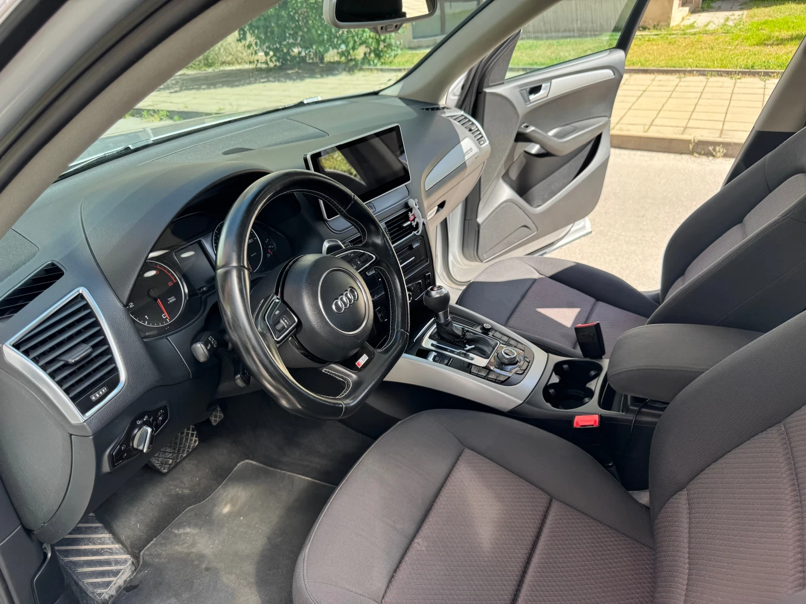 Audi Q5 2.0 tdi, снимка 4 - Автомобили и джипове - 54669449