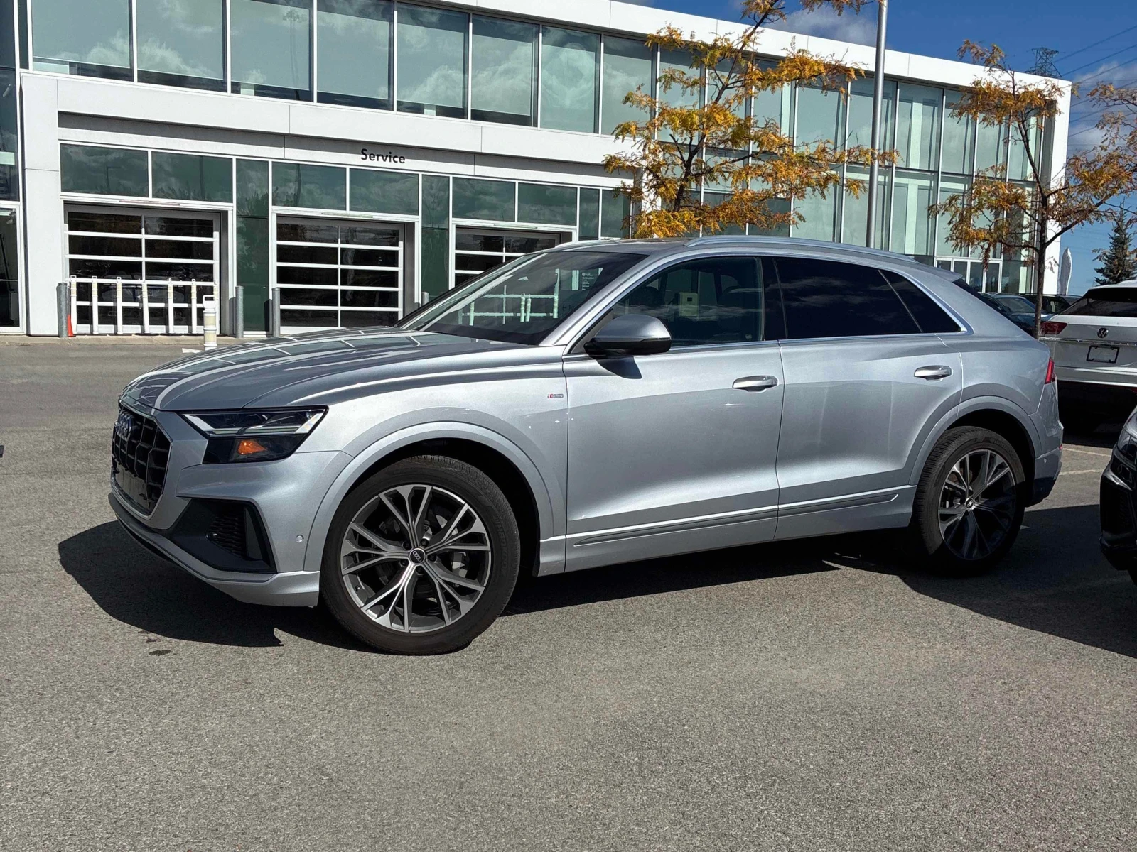 Audi Q8 / ОТ ПРЕДСТАВИТЕЛСТВО / 360 / ПАНО / ОБДУХВАНЕ, снимка 2 - Автомобили и джипове - 56137207