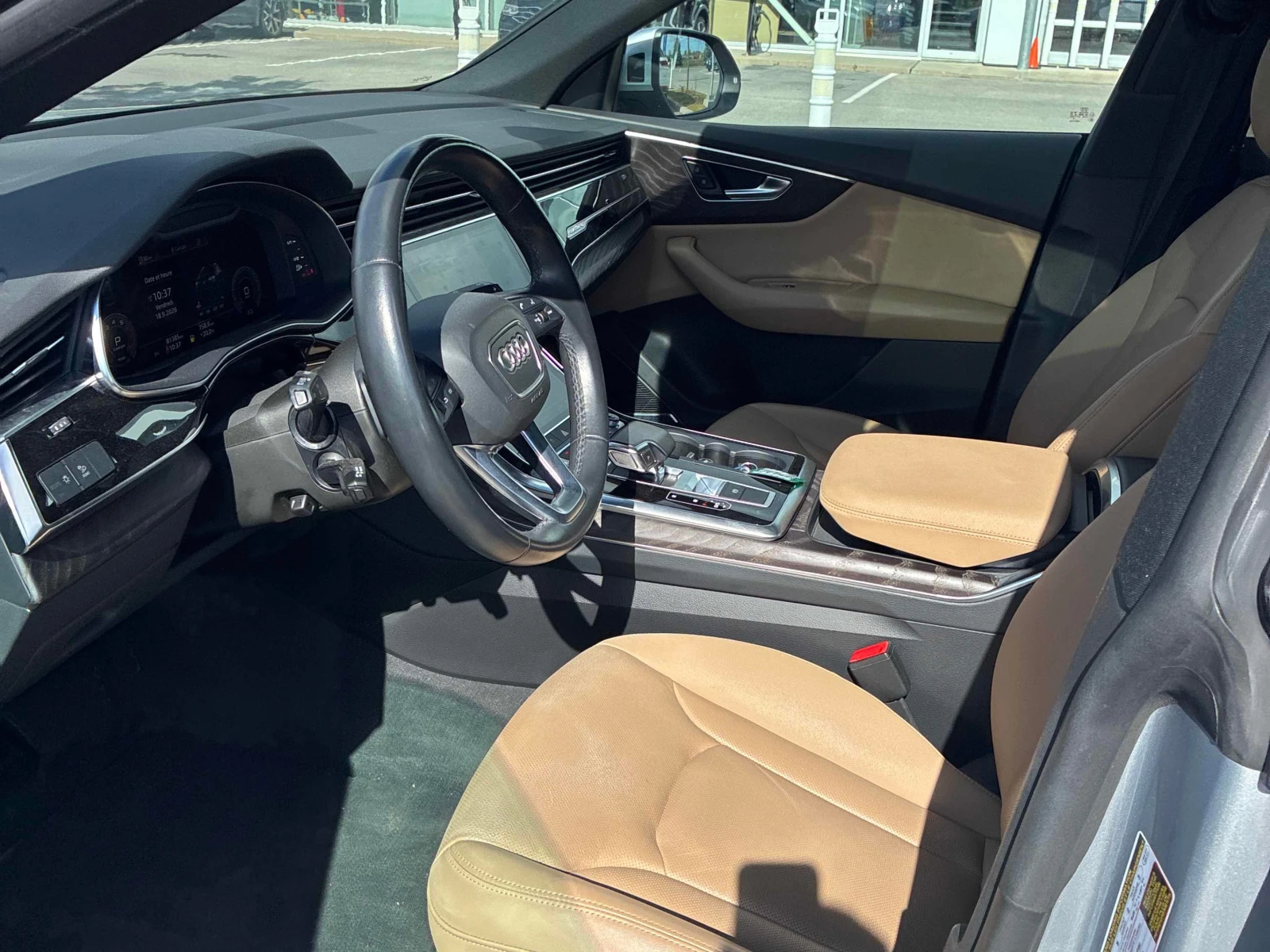 Audi Q8 / ОТ ПРЕДСТАВИТЕЛСТВО / 360 / ПАНО / ОБДУХВАНЕ, снимка 8 - Автомобили и джипове - 56137207