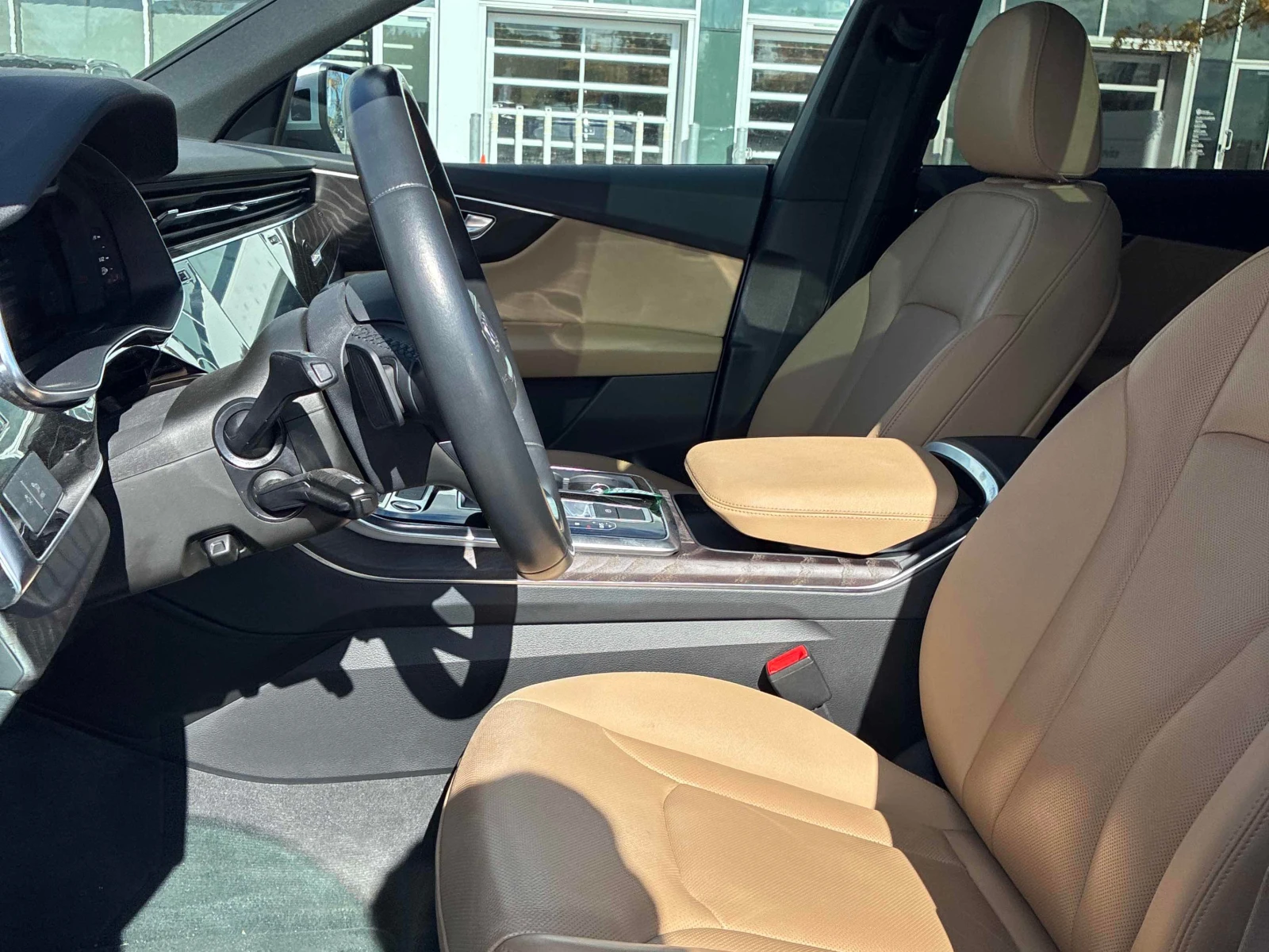 Audi Q8 / ОТ ПРЕДСТАВИТЕЛСТВО / 360 / ПАНО / ОБДУХВАНЕ, снимка 13 - Автомобили и джипове - 56137207