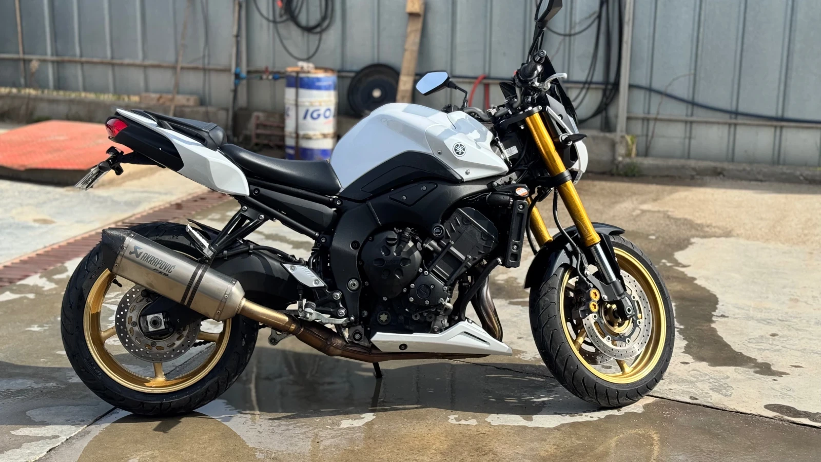 Yamaha FZ8 Акрапович