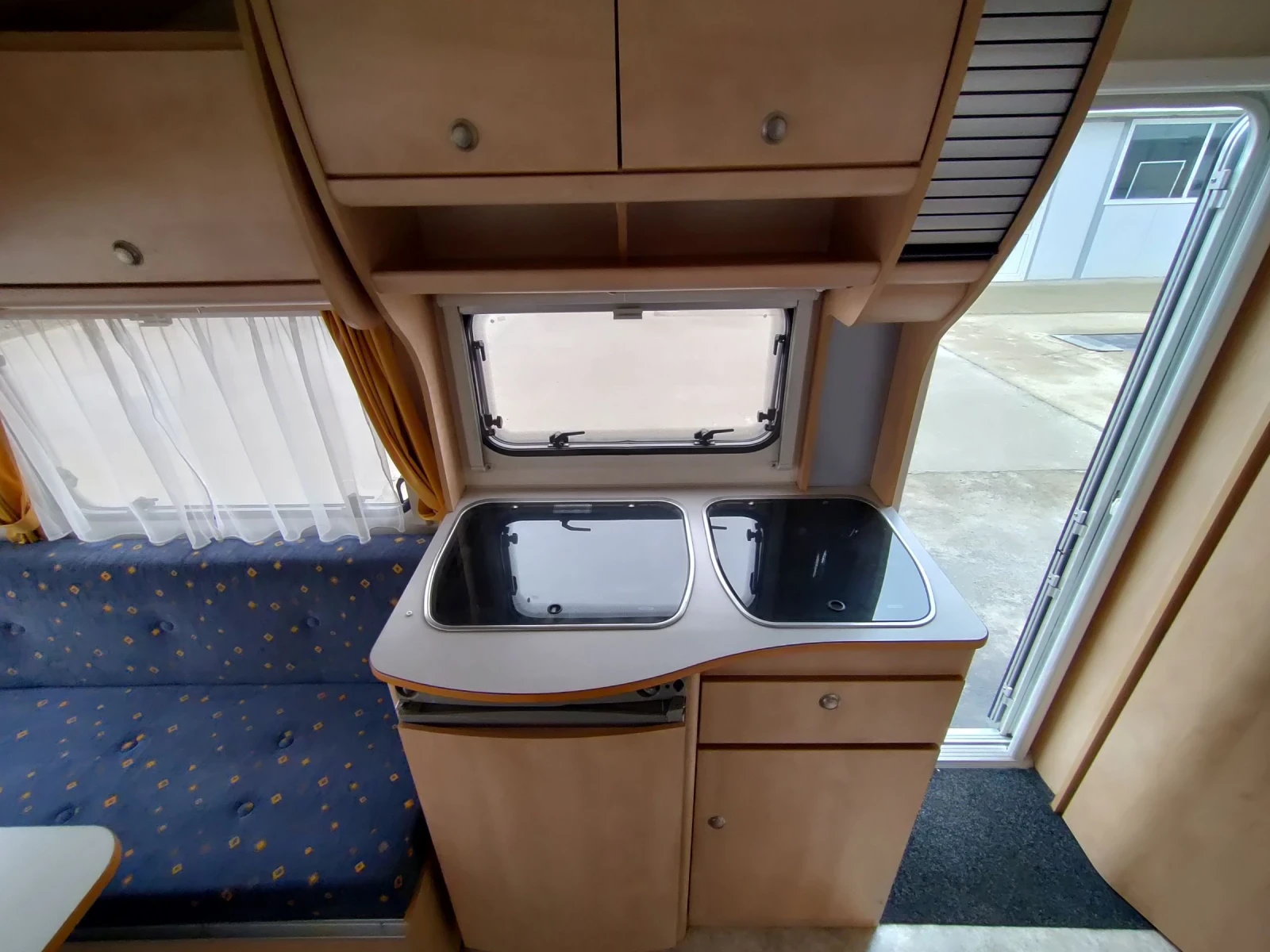 Каравана KIP Shuttle Special 2002 Форселт, снимка 12 - Каравани и кемпери - 55277619