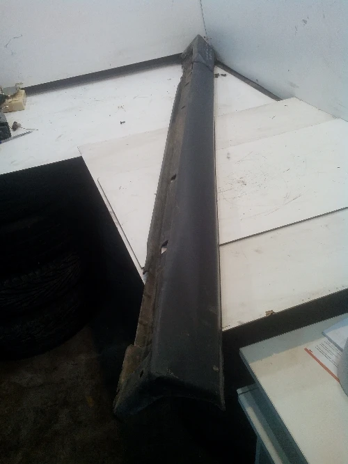 Праг външен ляв Субару Импреза