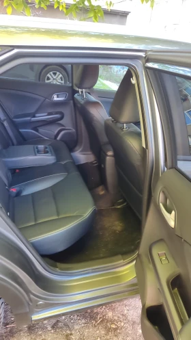 Honda Civic 1.8 Tourer - кожен салон, снимка 16