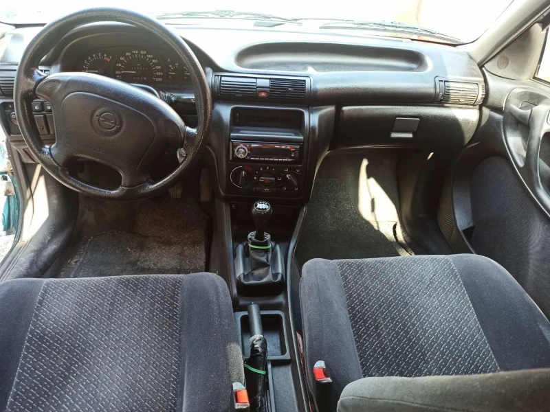 Opel Astra 1.4, снимка 6 - Автомобили и джипове - 47919517