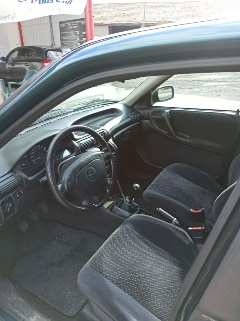 Opel Astra 1.4, снимка 5 - Автомобили и джипове - 47919517