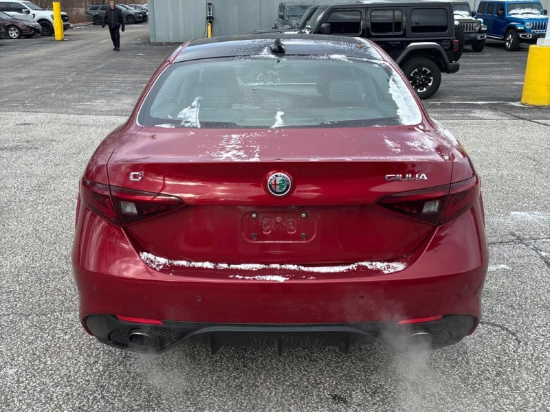 Alfa Romeo Giulia * TI SPORT * CARFAX * , снимка 3 - Автомобили и джипове - 53027559