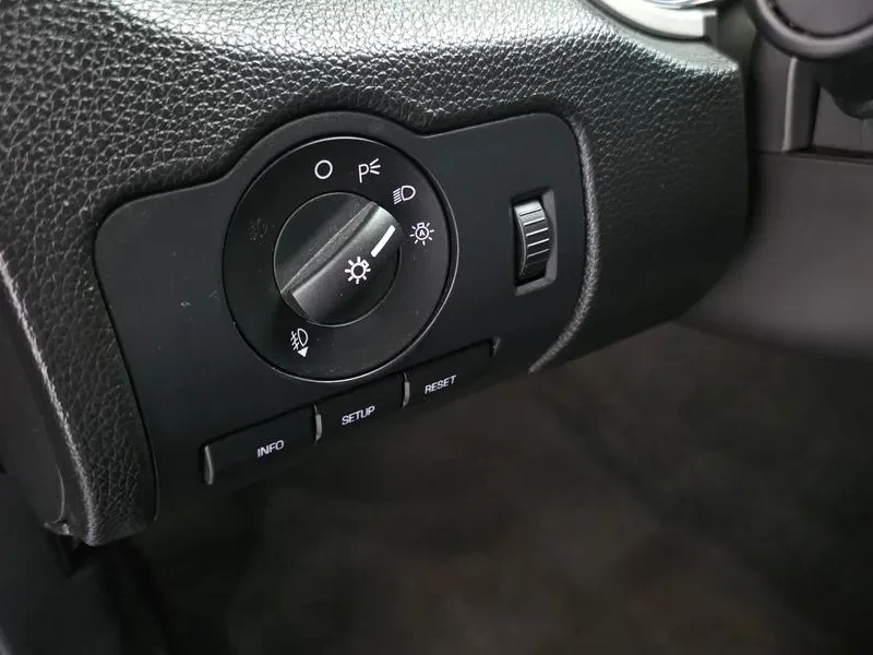 Ford Mustang 3.7 V6, снимка 17 - Автомобили и джипове - 53900533