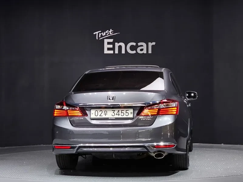 Honda Accord 2.4 9Th Generation, снимка 10 - Автомобили и джипове - 56021164