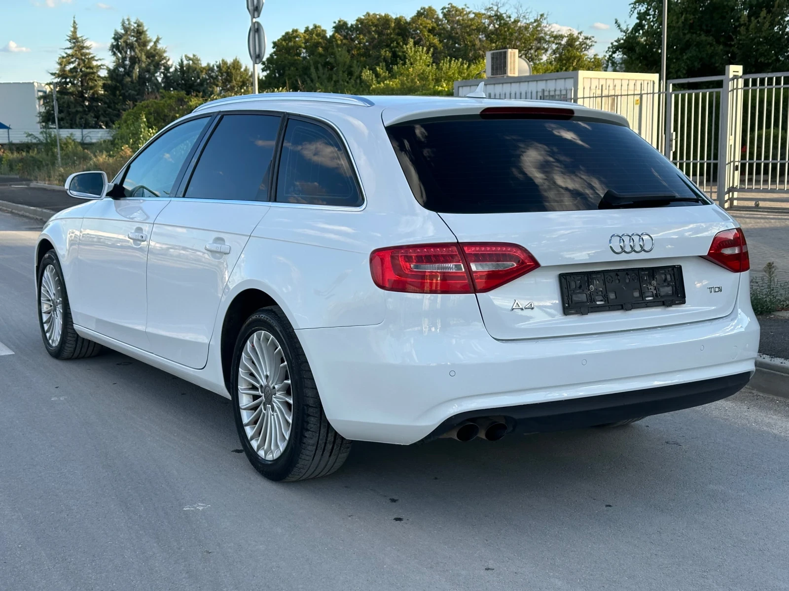 Audi A4 2.0 TDi 177HP* Автомат * Facelift - изображение 6