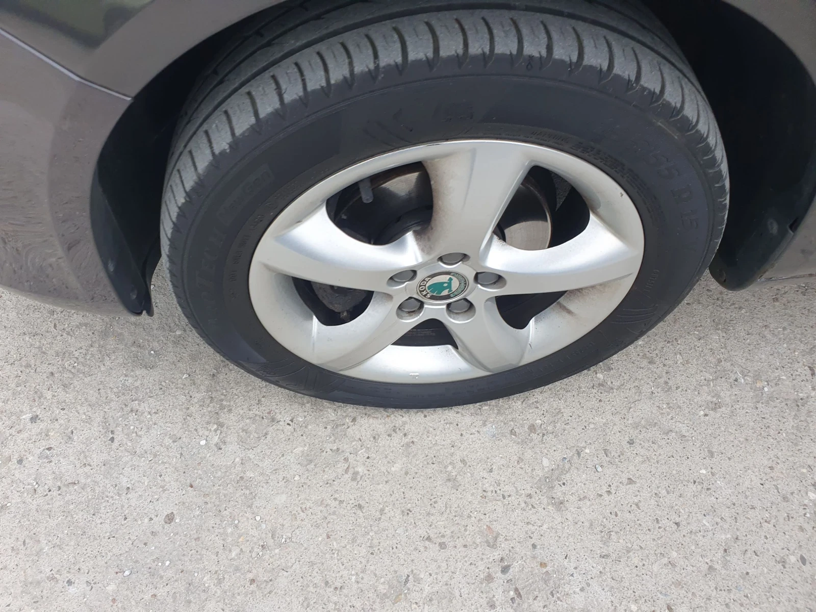Skoda Roomster 1.2Tsi Full NAVI PODGREV KAMERA - изображение 7