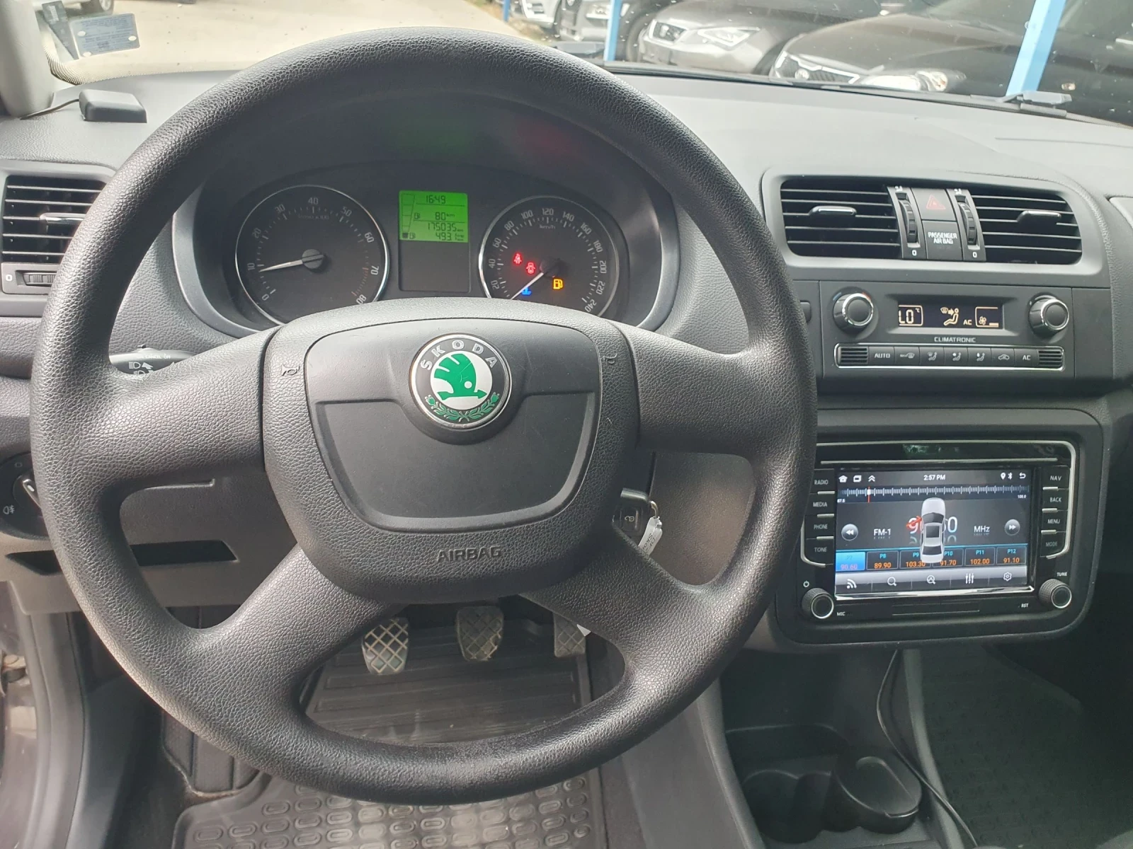 Skoda Roomster 1.2Tsi Full NAVI PODGREV KAMERA - изображение 8