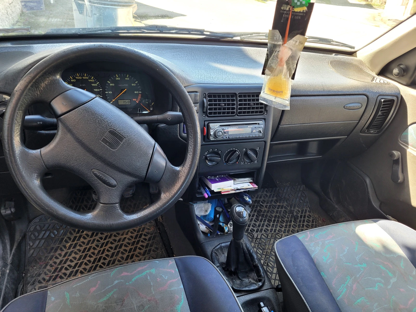 Seat Cordoba 1.6 бензин + газ, снимка 7 - Автомобили и джипове - 54146354