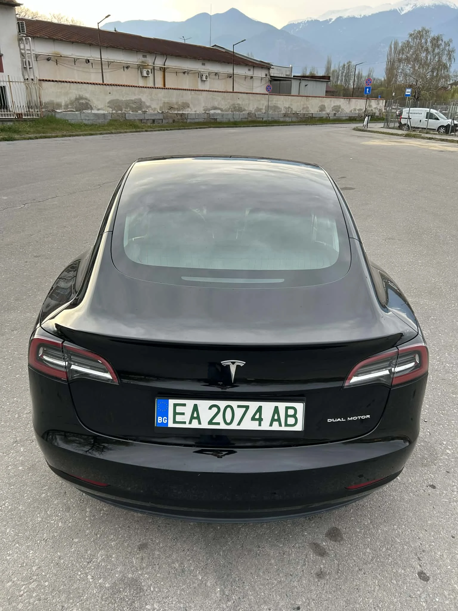Tesla Model 3 DUAL MOTOR LONG RANGE FSD СМЕНЕНА БАТЕРИЯ, снимка 2 - Автомобили и джипове - 54175814
