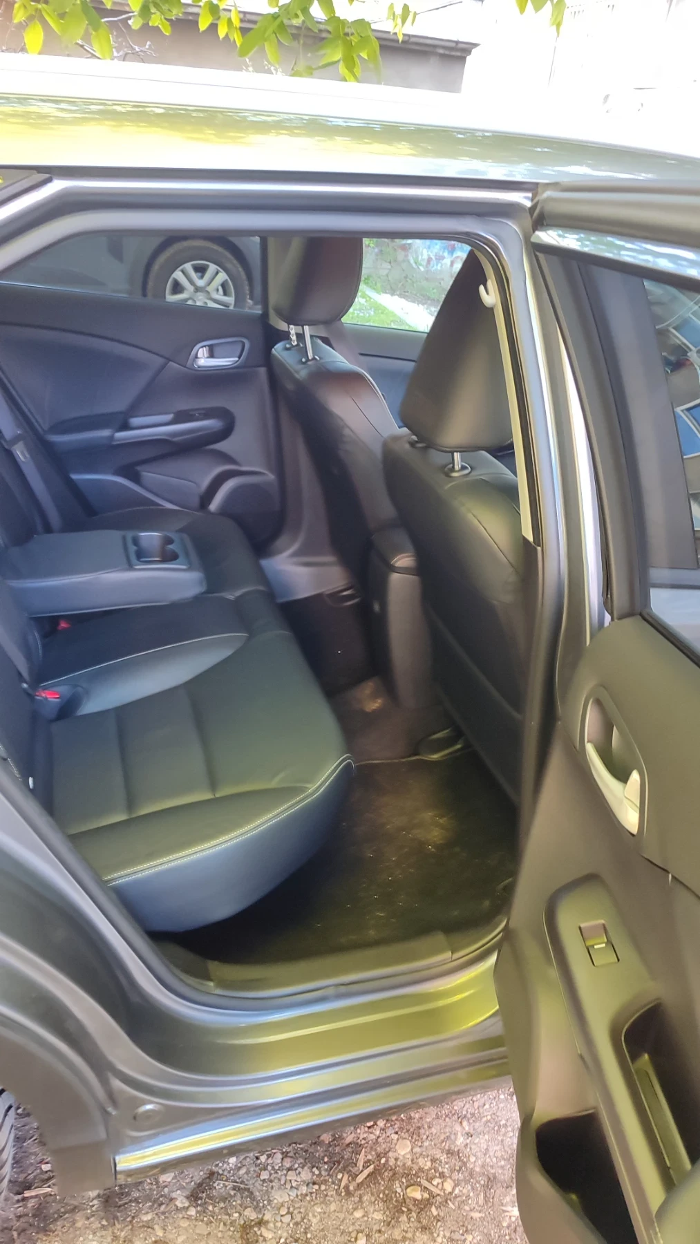 Honda Civic 1.8 Tourer - кожен салон, снимка 16 - Автомобили и джипове - 54558957