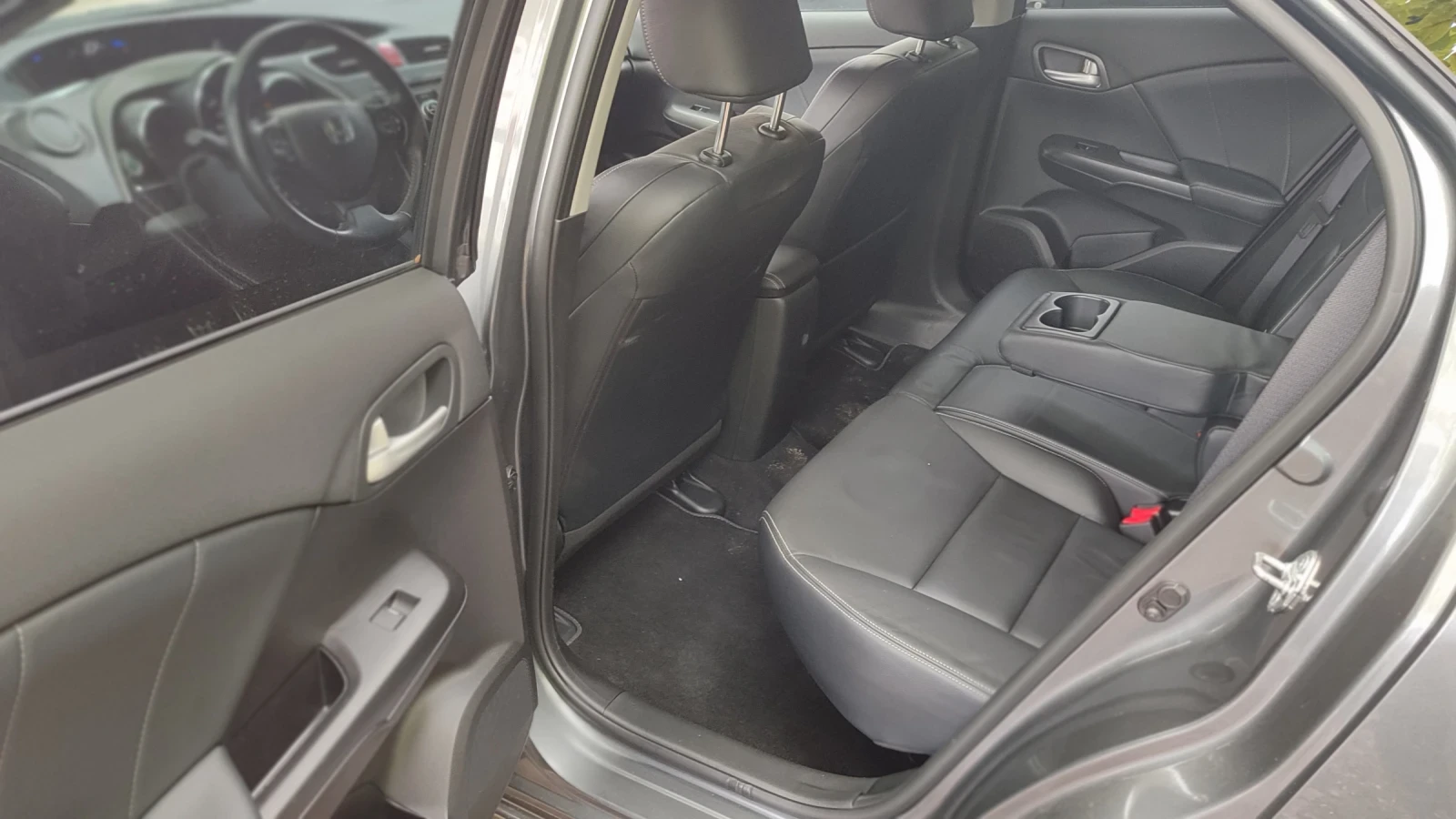 Honda Civic 1.8 Tourer - кожен салон, снимка 5 - Автомобили и джипове - 54558957