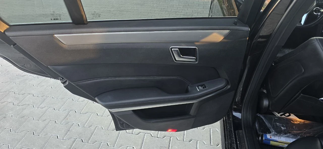 Mercedes-Benz E 220 W212, снимка 5 - Автомобили и джипове - 55350542