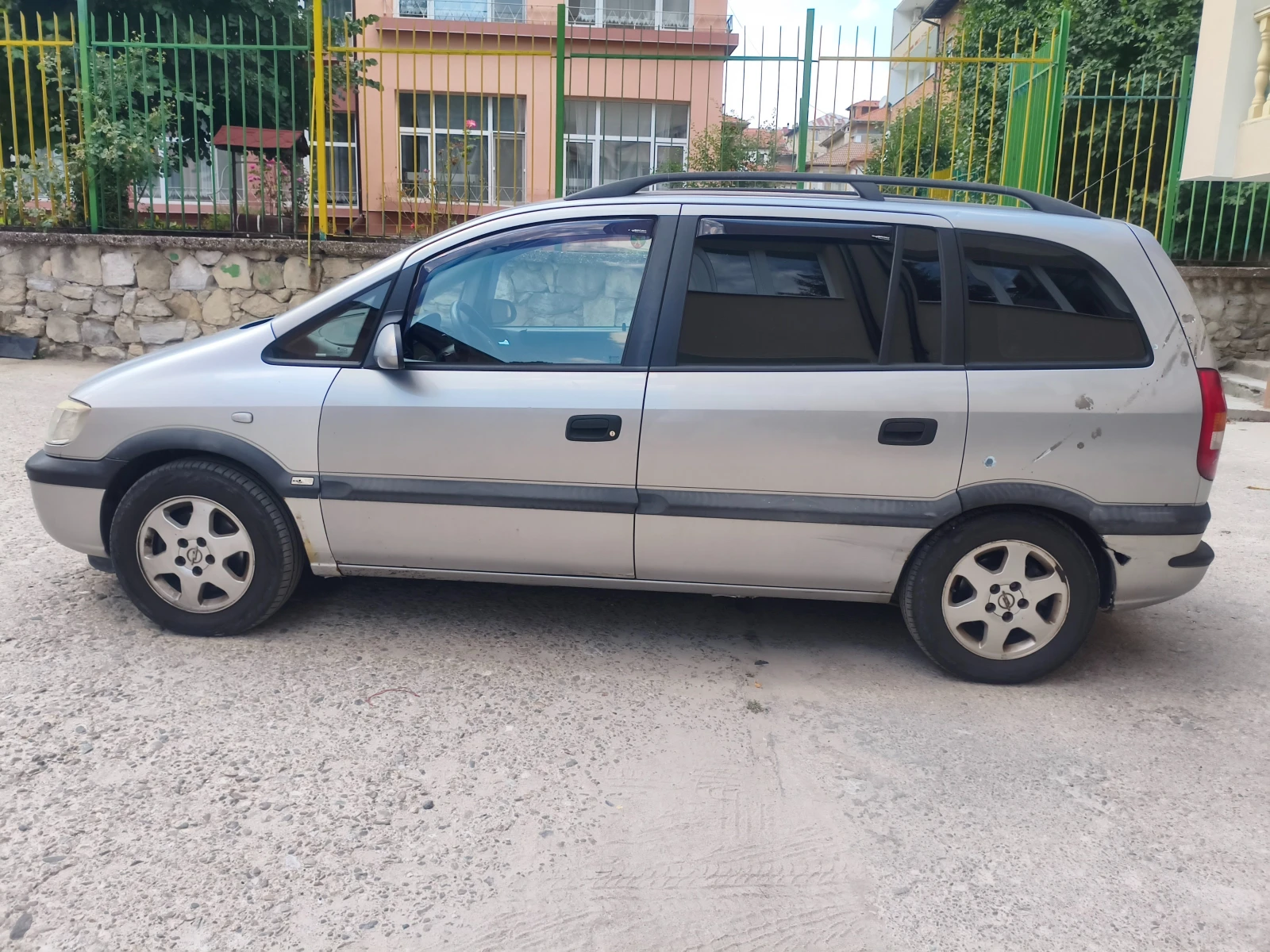 Opel Zafira A, снимка 3 - Автомобили и джипове - 55601633