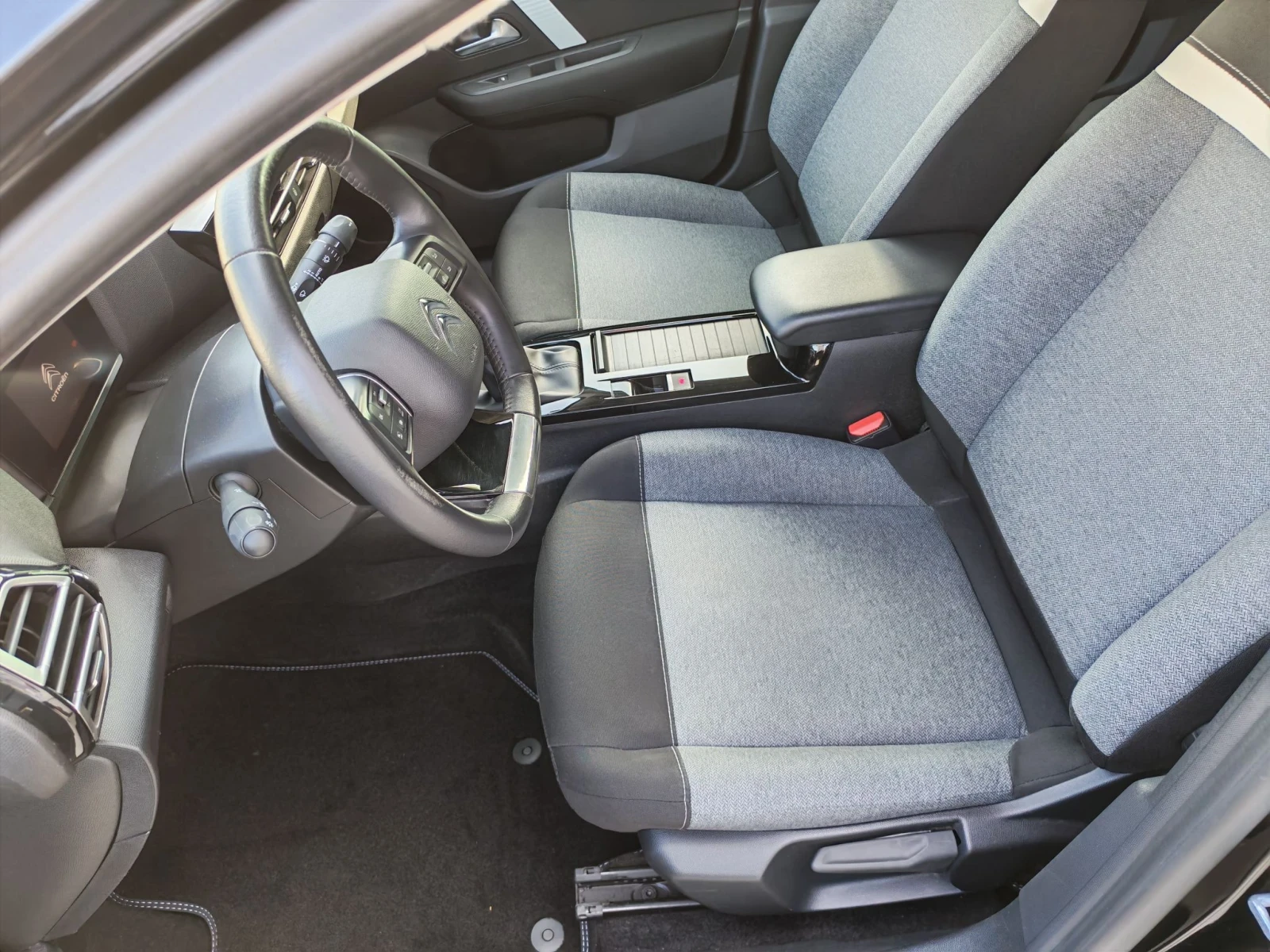 Citroen C4 10.2022г, снимка 16 - Автомобили и джипове - 55803483