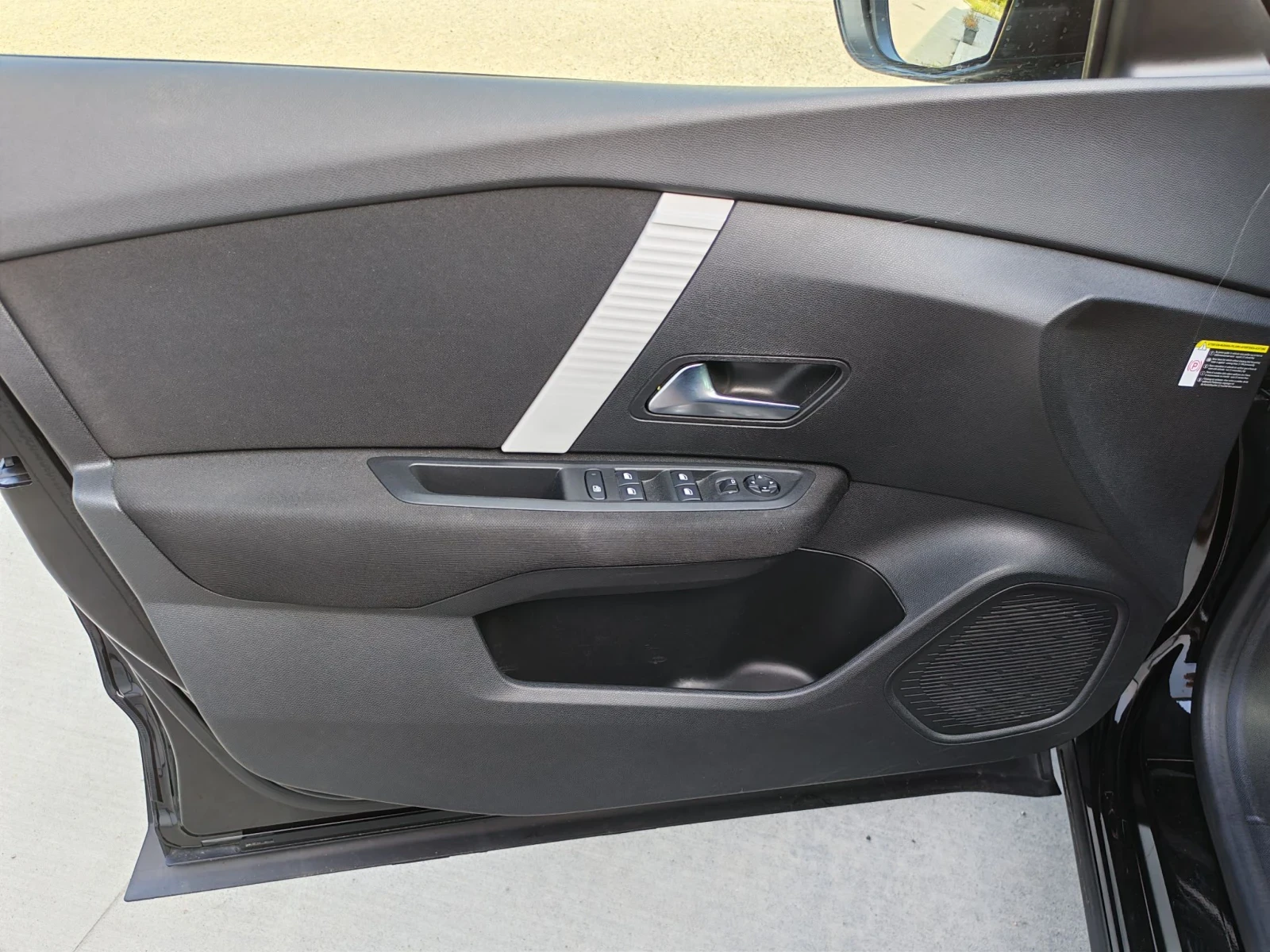 Citroen C4 10.2022г, снимка 12 - Автомобили и джипове - 55803483