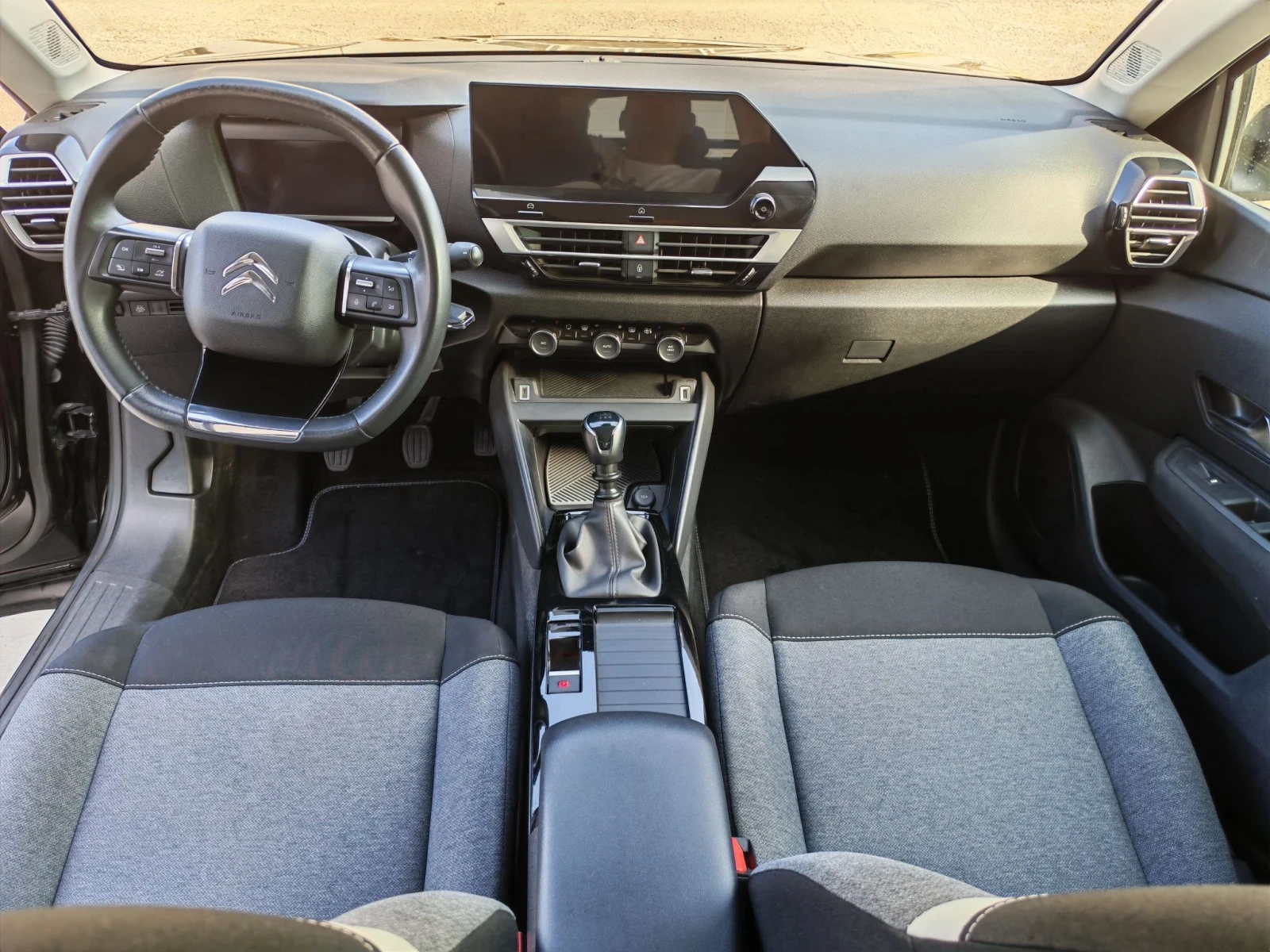 Citroen C4 10.2022г, снимка 14 - Автомобили и джипове - 55803483