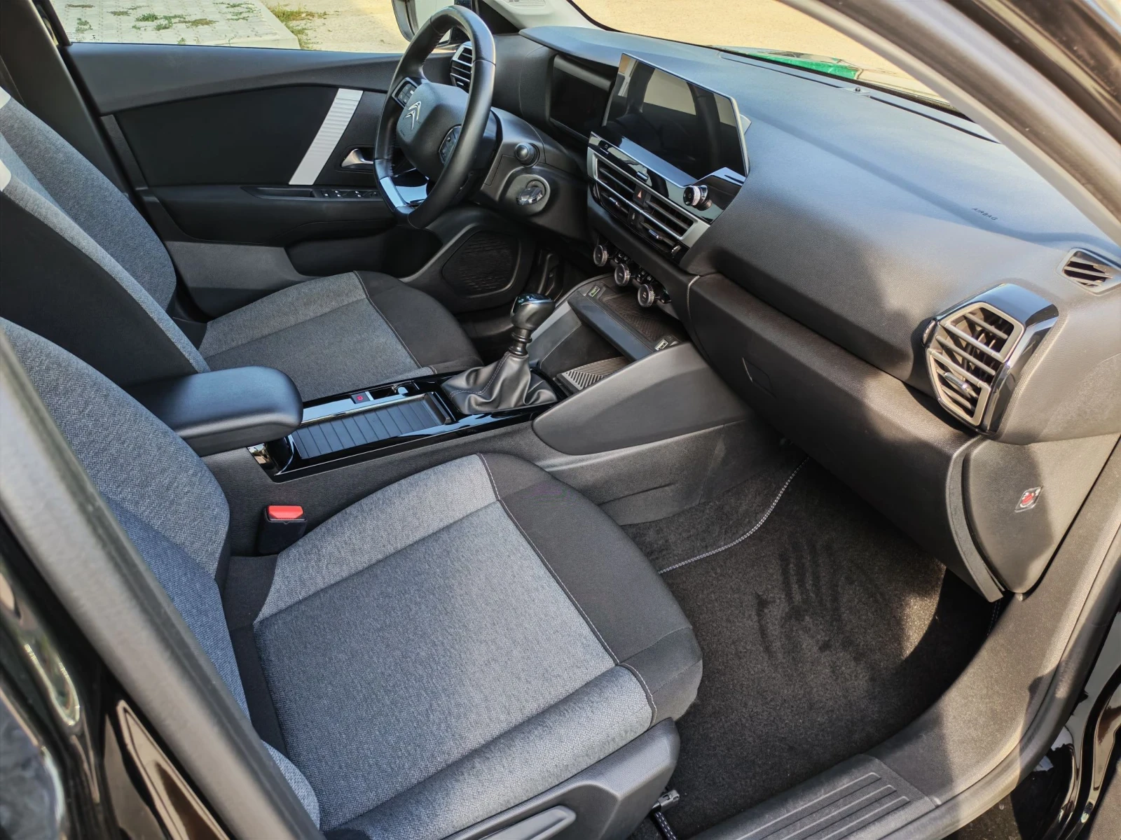 Citroen C4 10.2022г, снимка 11 - Автомобили и джипове - 55803483