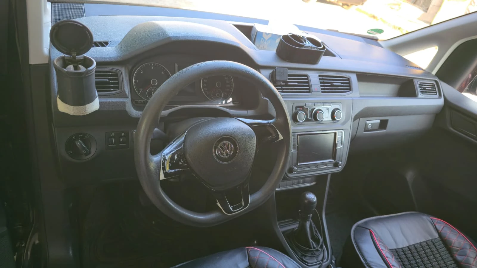 VW Caddy, снимка 7 - Автомобили и джипове - 56267913