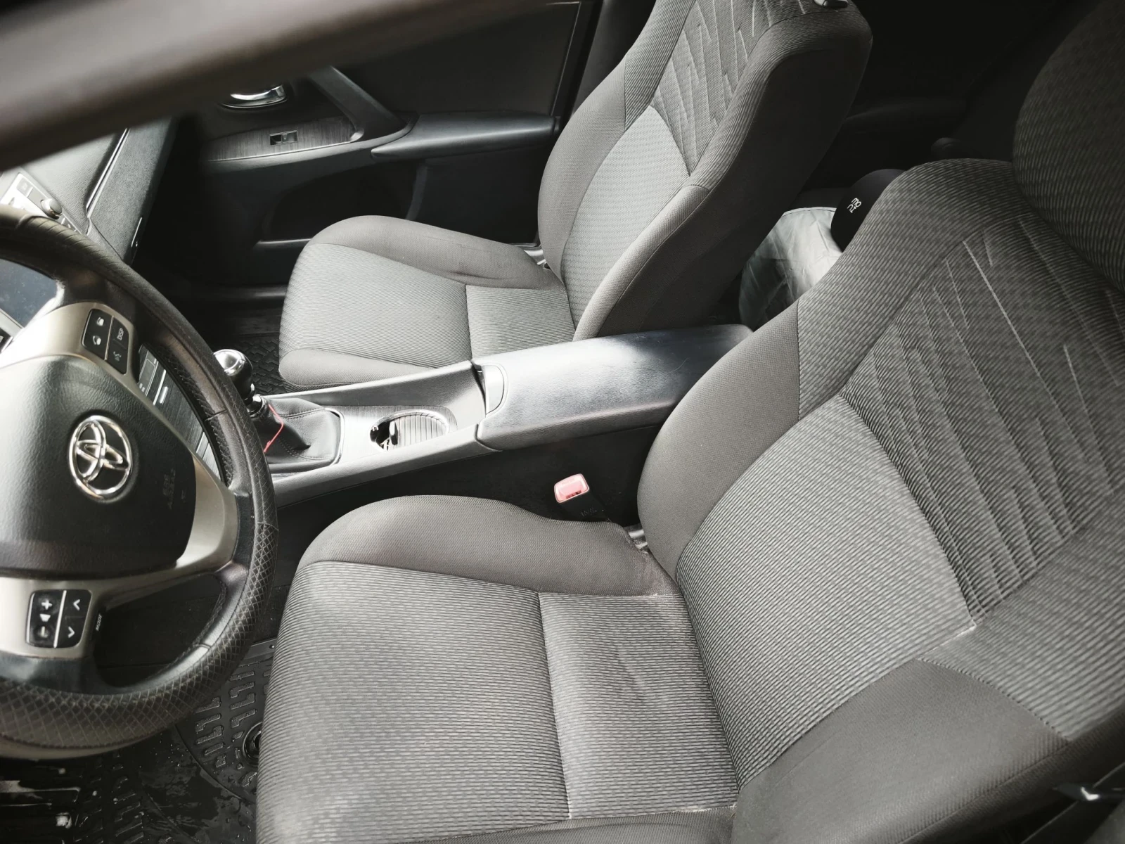 Toyota Avensis 1.8.  147kc, снимка 10 - Автомобили и джипове - 56644575