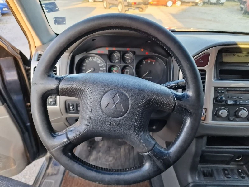 Mitsubishi Pajero 3.2DID, снимка 12 - Автомобили и джипове - 42077079