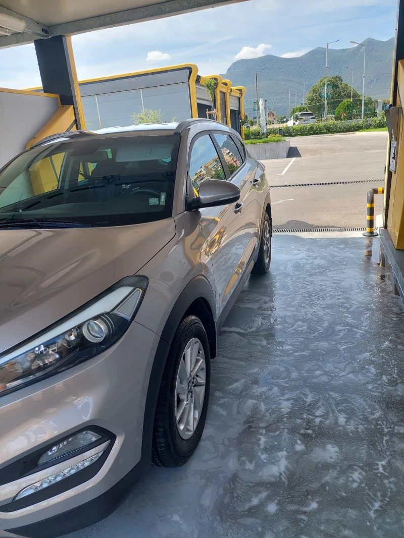 Hyundai Tucson 1.7 от Хюндай България, снимка 6 - Автомобили и джипове - 52191428
