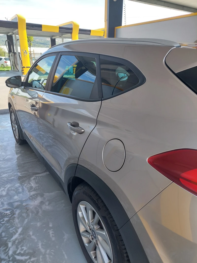 Hyundai Tucson 1.7 от Хюндай България, снимка 8 - Автомобили и джипове - 52191428