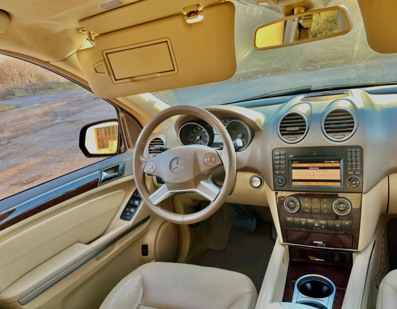 Mercedes-Benz ML 500 AMG, ГАЗ, CARFAX, Реални км, KEYLESS GO, снимка 9 - Автомобили и джипове - 53024419