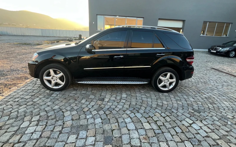 Mercedes-Benz ML 500 AMG, ГАЗ, V8, Carfax, KEYLESS GO, 4MATIC, HARMAN, снимка 6 - Автомобили и джипове - 53024419