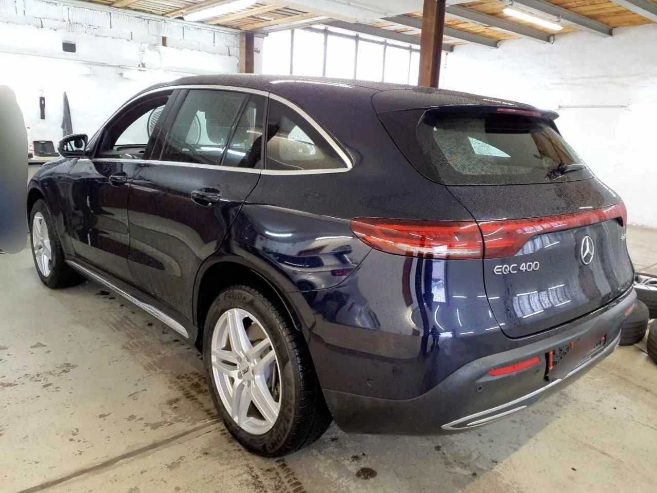 Mercedes-Benz EQC 4MATIC  - изображение 4