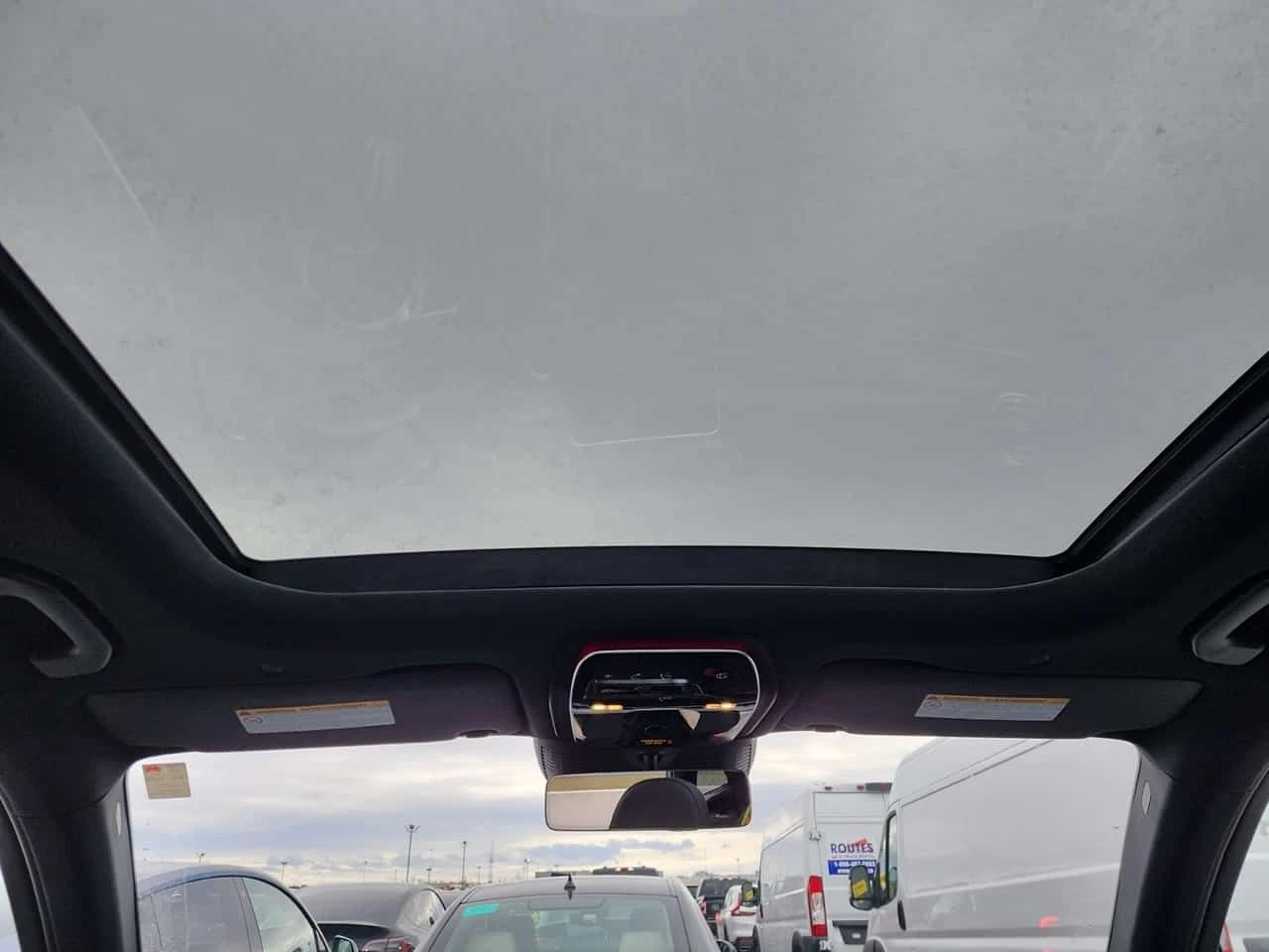 Mercedes-Benz GLC 300 BURMESTER| PANO| AMBIENT| CARFAX, снимка 12 - Автомобили и джипове - 54225205