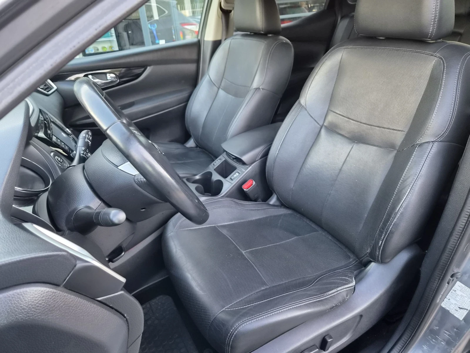 Nissan Qashqai 1.6DCI EURO 6, снимка 8 - Автомобили и джипове - 55304730