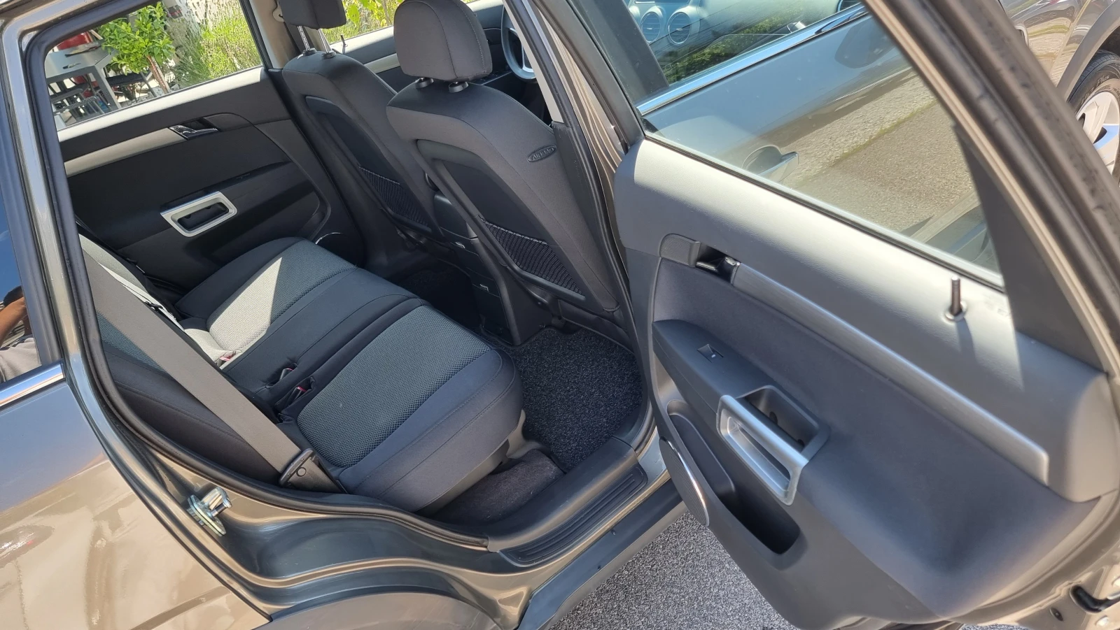 Opel Antara 2.0CDTI 4x4, снимка 10 - Автомобили и джипове - 55455572