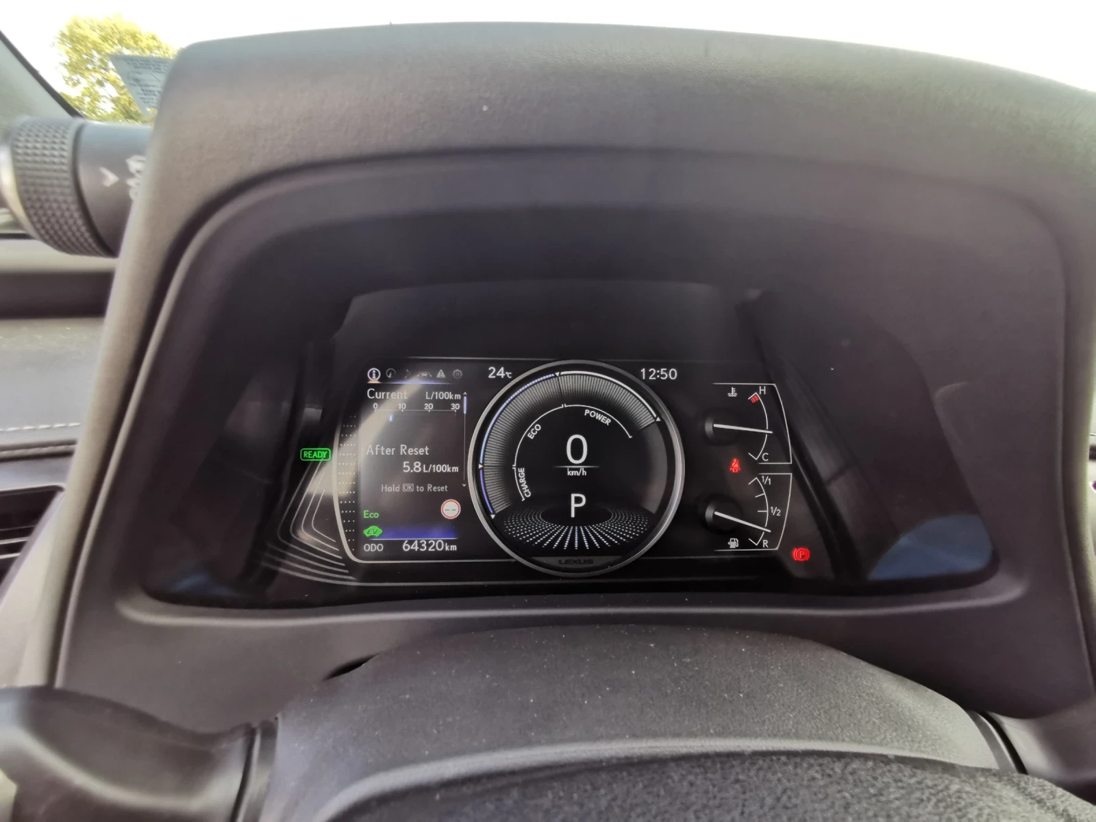 Lexus UX 250h, снимка 10 - Автомобили и джипове - 56445897