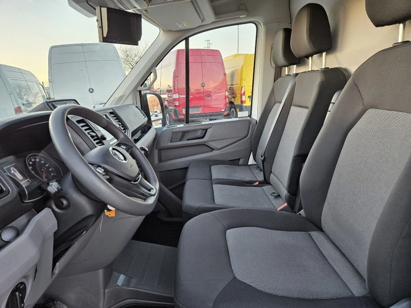 VW Crafter 2.0 TDI двойна гума, снимка 9 - Бусове и автобуси - 43582810