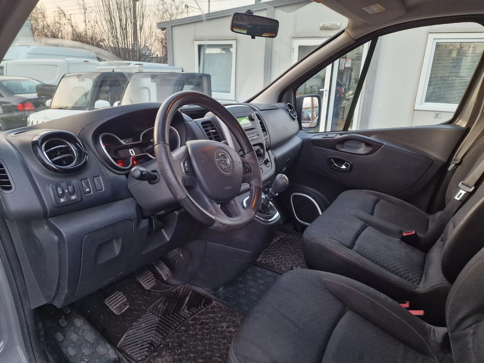 Opel Vivaro 1.6CDTI 8+ 1 МЕСТА, снимка 7 - Бусове и автобуси - 53740582