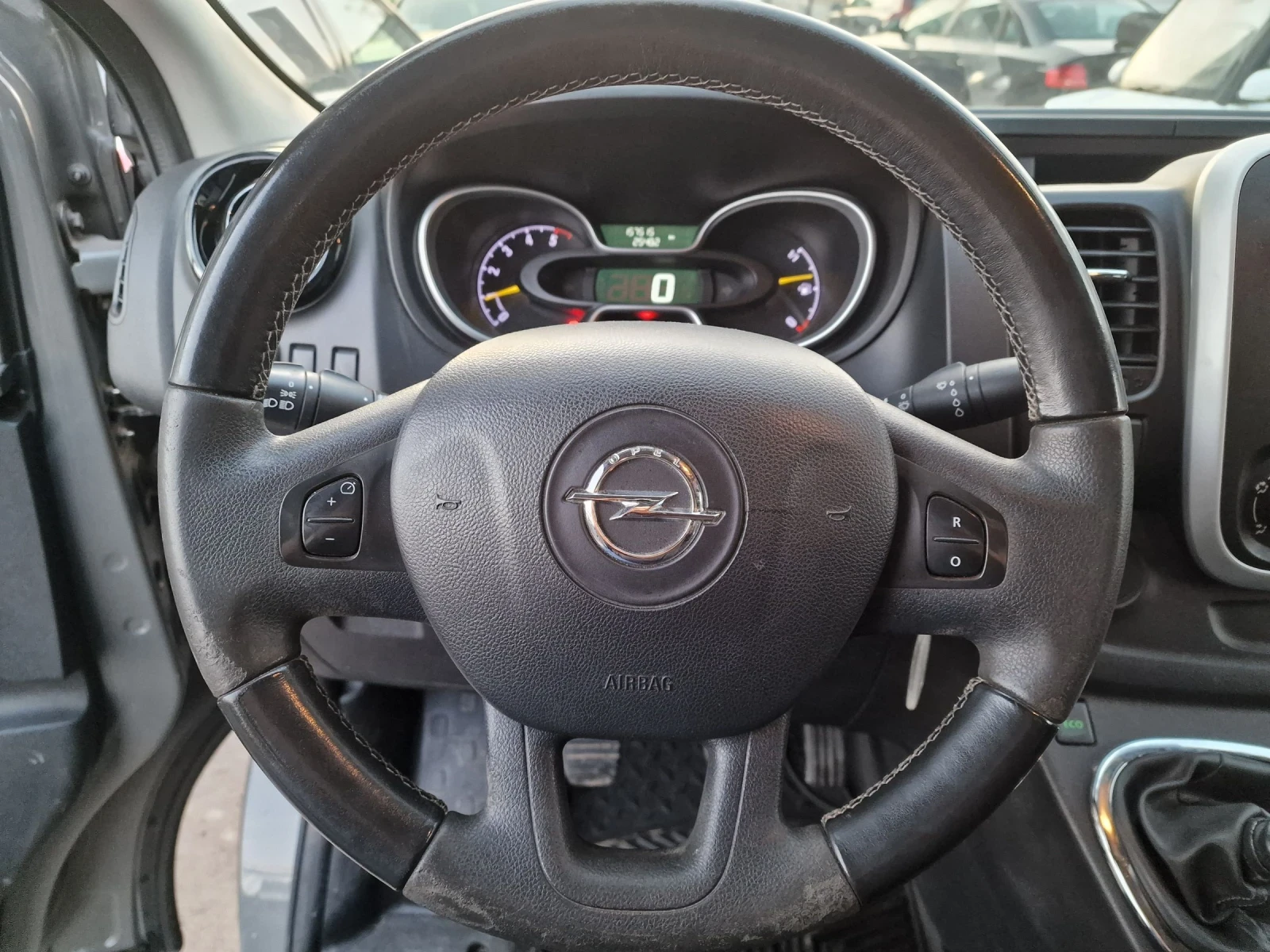 Opel Vivaro 1.6CDTI 8+ 1 МЕСТА, снимка 9 - Бусове и автобуси - 53740582